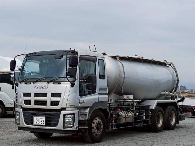 ISUZU GIGA 2013