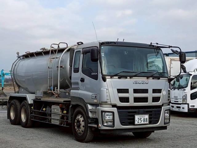 ISUZU GIGA 2013