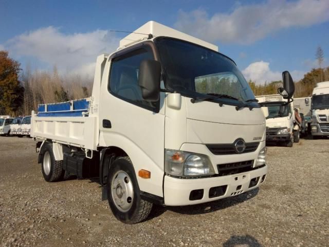 HINO DUTRO 2015