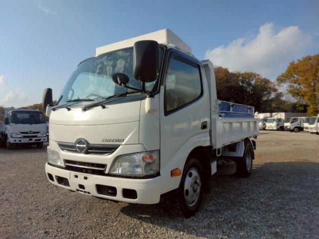 HINO DUTRO 2015