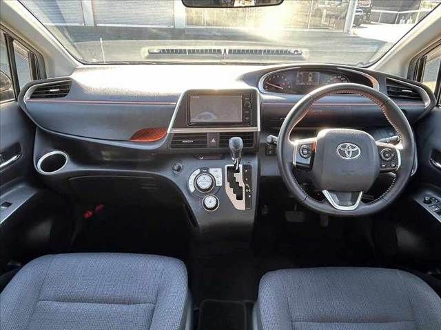 TOYOTA SIENTA 2015