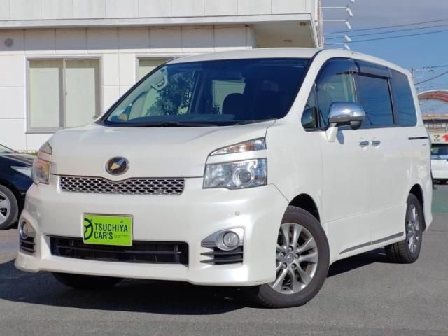 TOYOTA VOXY 2012