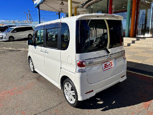 DAIHATSU TANTO CUSTOM 2011