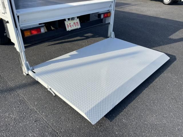 MITSUBISHI CANTER 2016