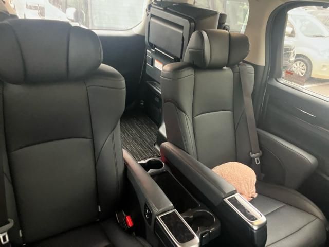 TOYOTA ALPHARD 2021