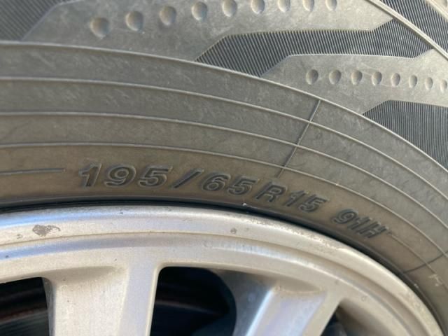 TOYOTA ESQUIRE HYBRID 2016