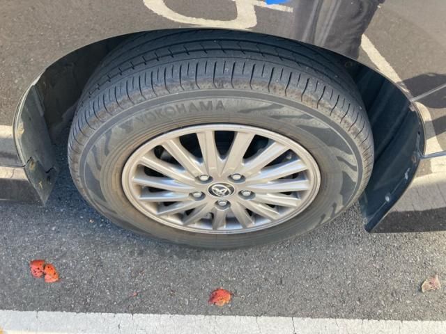 TOYOTA ESQUIRE HYBRID 2016