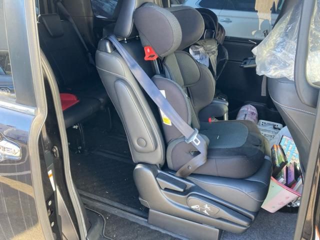 TOYOTA ESQUIRE HYBRID 2016