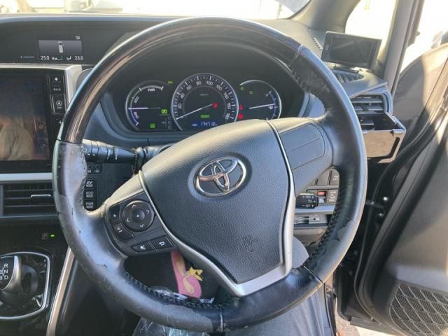 TOYOTA ESQUIRE HYBRID 2016