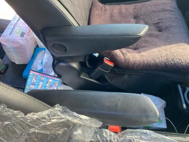 TOYOTA ESQUIRE HYBRID 2016