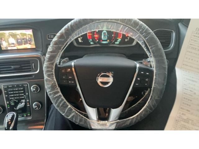 VOLVO VOLVO V60 2014