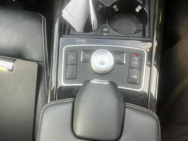 MERCEDES BENZ MERCEDES BENZ E class sedan 2009