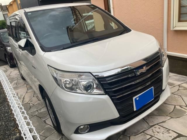 TOYOTA NOAH HYBRID 2014