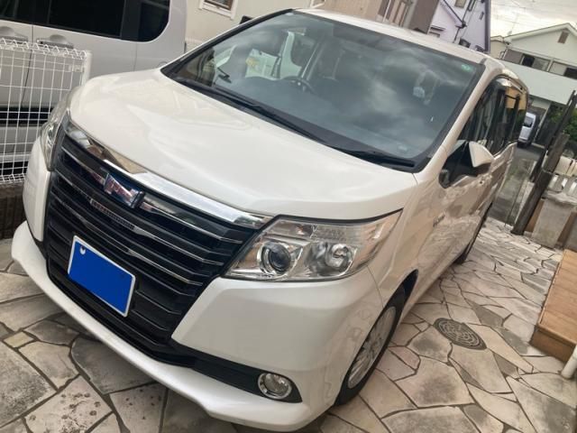 TOYOTA NOAH HYBRID 2014