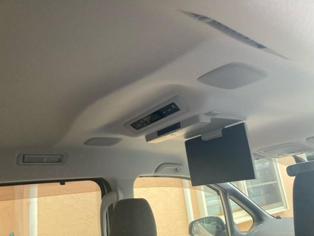 TOYOTA NOAH HYBRID 2014