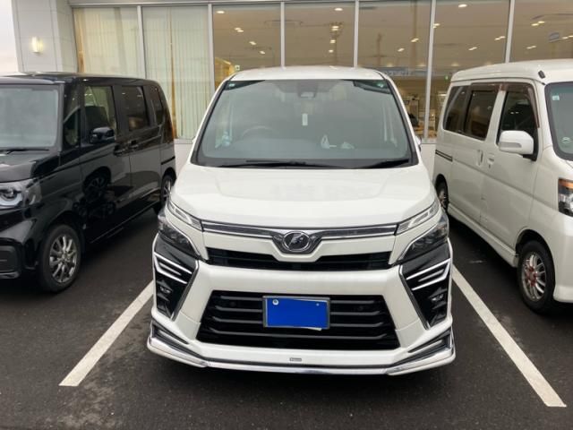 TOYOTA VOXY 4WD 2019
