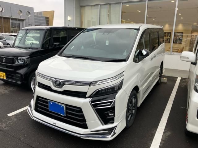 TOYOTA VOXY 4WD 2019