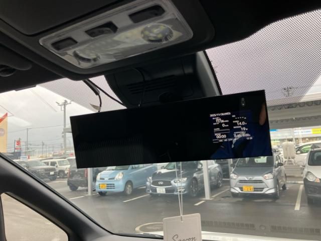 TOYOTA VOXY 4WD 2019