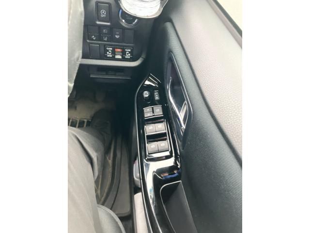 TOYOTA VOXY 4WD 2019