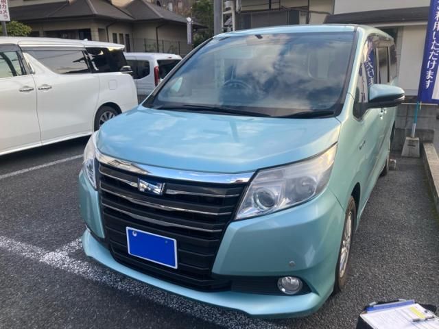 TOYOTA NOAH HYBRID 2014 