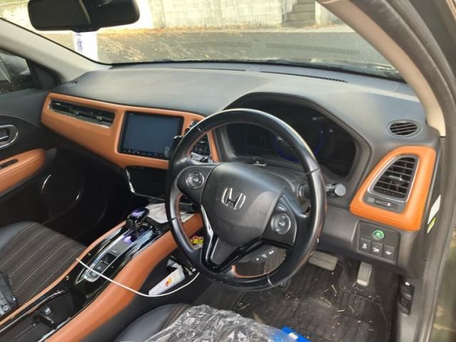 HONDA VEZEL HYBRID 2015