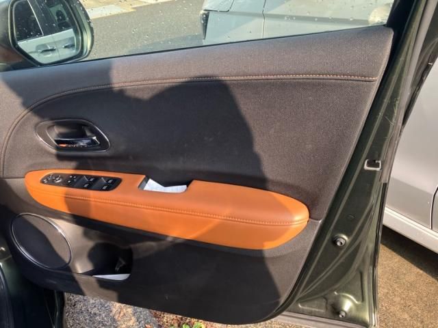 HONDA VEZEL HYBRID 2015