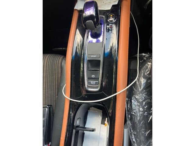 HONDA VEZEL HYBRID 2015