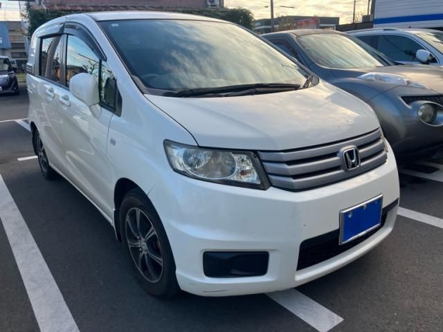 HONDA FREED Spike 2011
