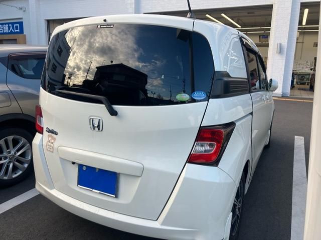 HONDA FREED Spike 2011