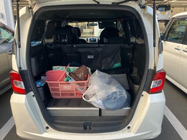 HONDA FREED Spike 2011