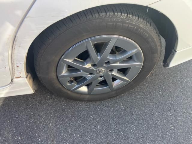 TOYOTA PRIUS Alpha 2014