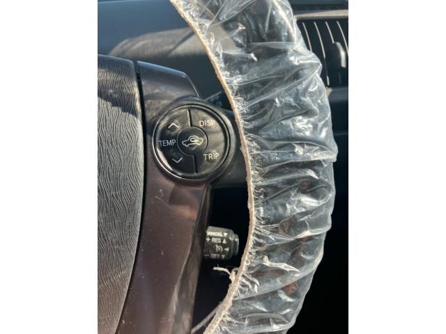 TOYOTA PRIUS Alpha 2014