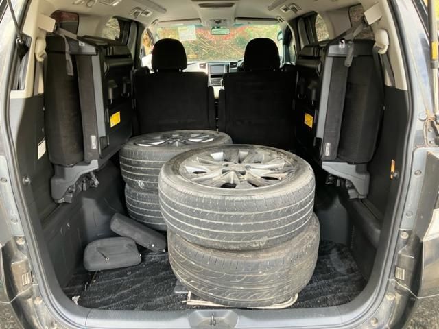 TOYOTA VELLFIRE 2011