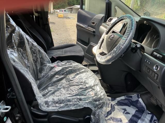 TOYOTA VELLFIRE 2011