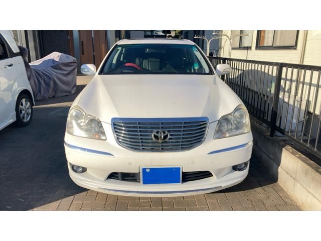 TOYOTA CROWN MAJESTA 2004