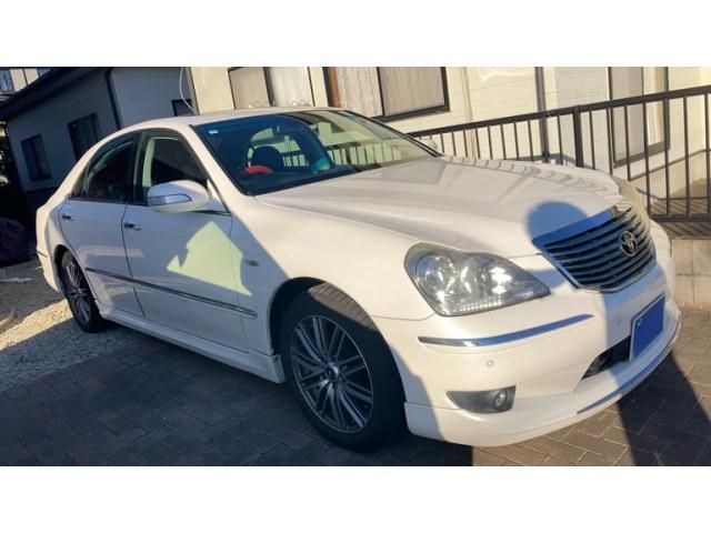 TOYOTA CROWN MAJESTA 2004