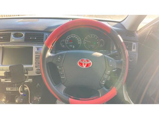 TOYOTA CROWN MAJESTA 2004