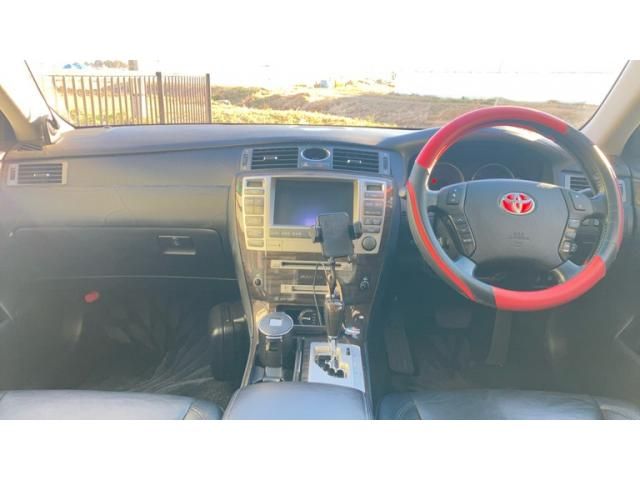 TOYOTA CROWN MAJESTA 2004