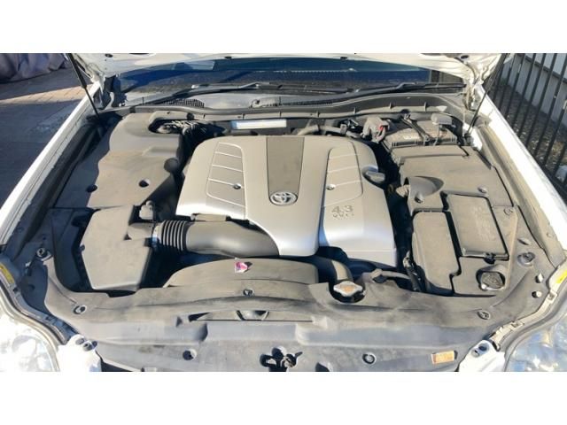 TOYOTA CROWN MAJESTA 2004