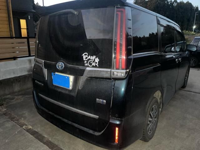 TOYOTA ESQUIRE HYBRID 2020