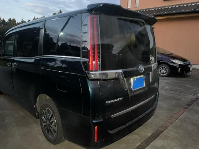 TOYOTA ESQUIRE HYBRID 2020