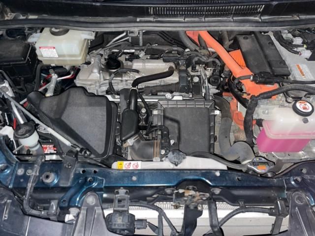 TOYOTA ESQUIRE HYBRID 2020