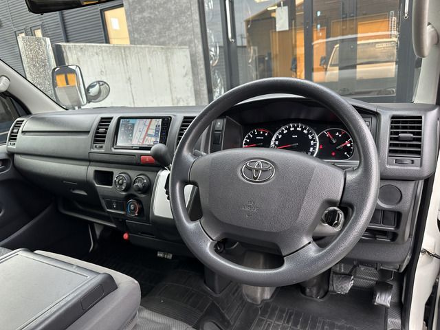 TOYOTA HIACE van 4WD 2019