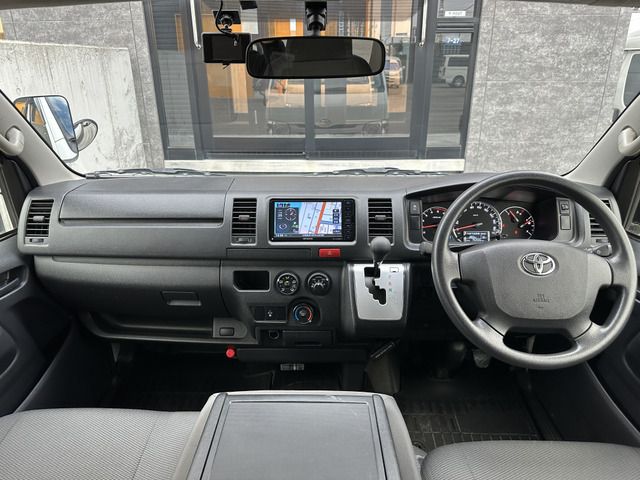 TOYOTA HIACE van 4WD 2019