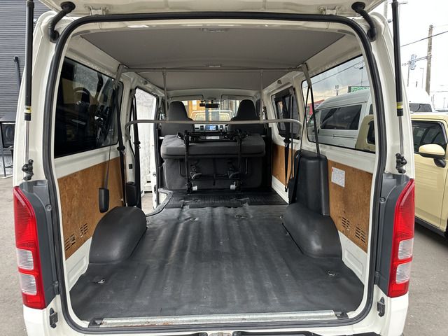 TOYOTA HIACE van 4WD 2019