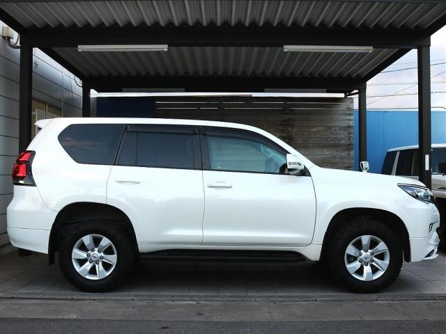 TOYOTA LANDCRUISER PRADO 2021