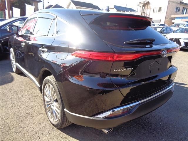 TOYOTA HARRIER 2WD 2024