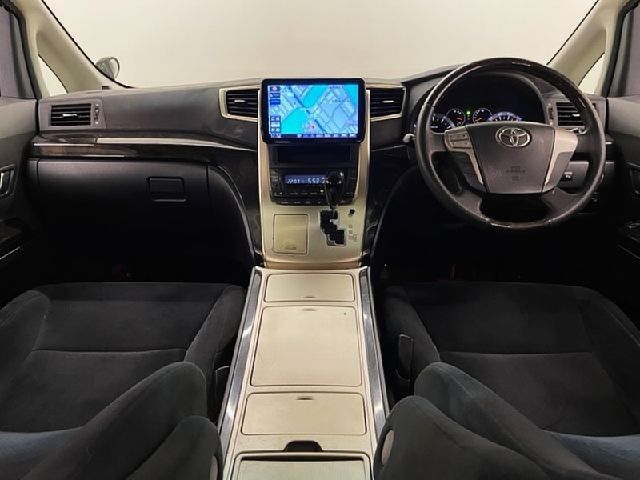 TOYOTA VELLFIRE 2011