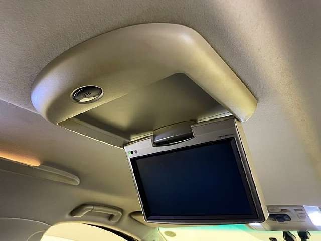 TOYOTA VELLFIRE 2011