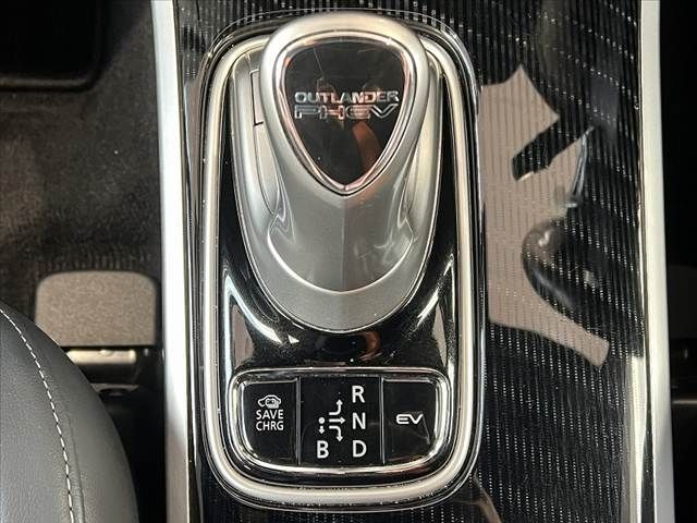 MITSUBISHI OUTLANDER PHEV 2019